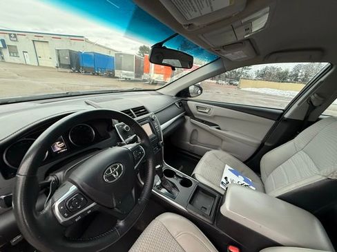 Used 2015 Toyota Camry SE image 11