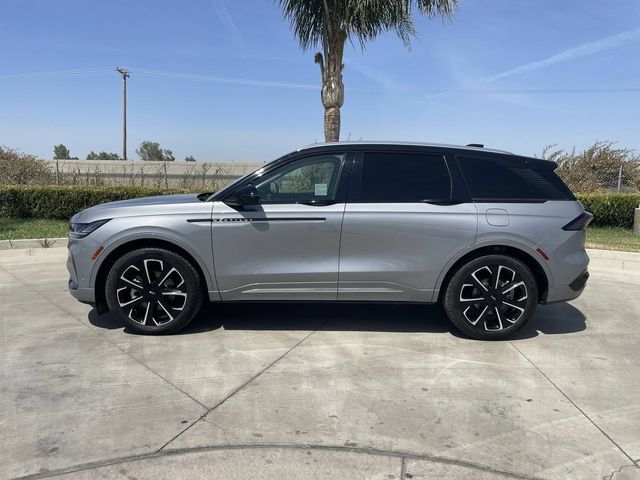 Used 2024 Lincoln Nautilus Reserve w/ Equipment Group 202A AWD/4WD image 5