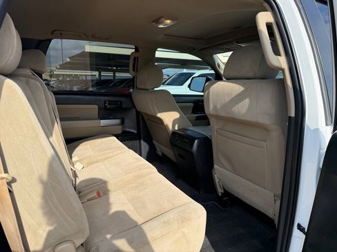 Used 2019 Toyota Sequoia SR5 RWD image 17