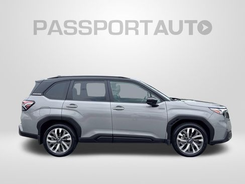 Used 2025 Subaru Forester Touring AWD/4WD image 11