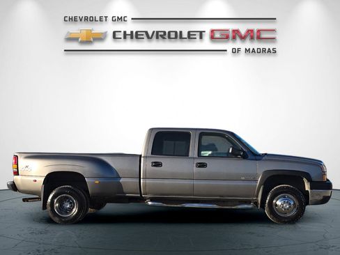 Used 2006 Chevrolet Silverado 3500 W/T w/ Skid Plate Package image 2