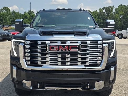 Used 2024 GMC Sierra 2500 Denali w/ Denali Reserve Package AWD/4WD image 8