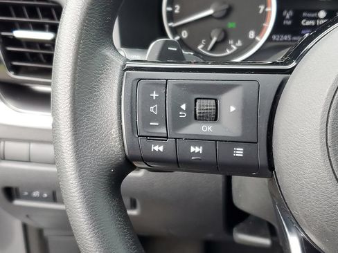 Used 2021 Nissan Rogue SV AWD/4WD image 16