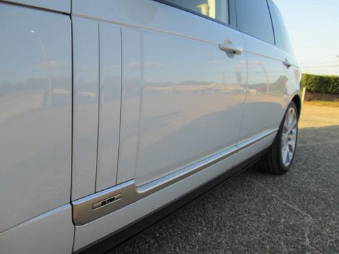 Used 2016 Land Rover Range Rover Long Wheelbase Supercharged image 28