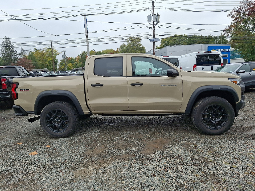 Used 2023 Chevrolet Colorado Trail Boss w/ LPO, Dark Essentials Package AWD/4WD image 9