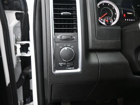 Used 2022 RAM 1500 Warlock AWD/4WD image 12