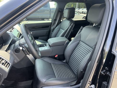 Certified 2025 Land Rover Discovery S AWD/4WD image 17
