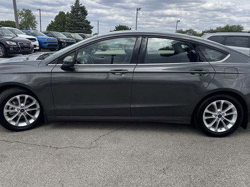 Used 2020 Ford Fusion SE FWD image 5
