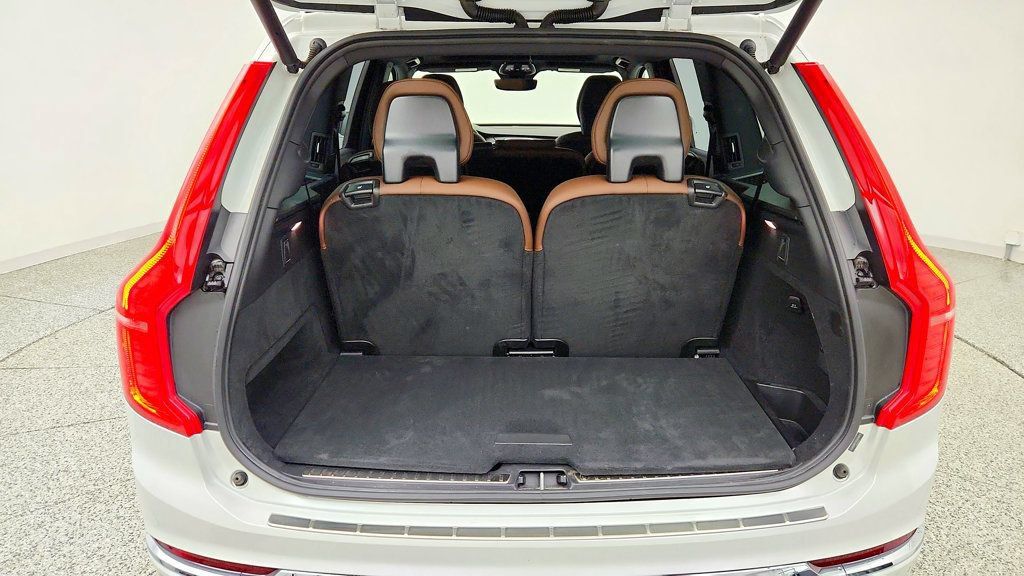 Used 2025 Volvo XC90 T8 Plus w/ Protection Package Premier AWD/4WD image 21