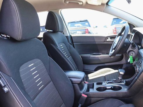 Used 2018 Kia Sportage LX FWD image 16