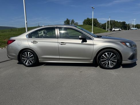 Used 2019 Subaru Legacy 2.5i Premium AWD/4WD image 2