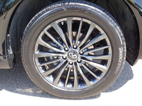 Used 2022 INFINITI QX80 Sensory w/ All-Season Package image 29