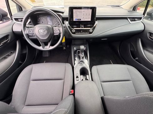 Used 2025 Toyota Corolla LE image 20