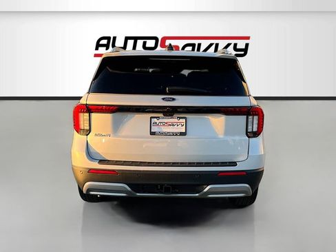 Used 2025 Ford Explorer Platinum w/ LUX Leather Package image 6