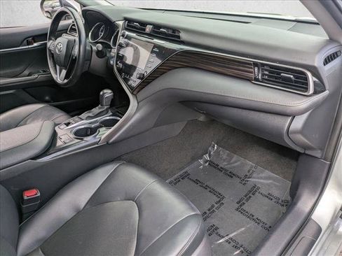 Used 2020 Toyota Camry XLE image 20