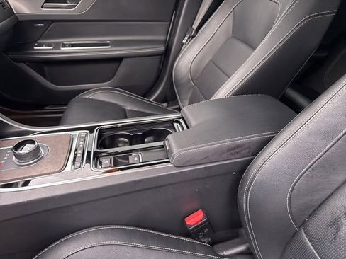 Used 2020 Jaguar XF Checkered Flag image 17