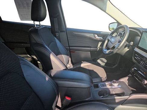 Used 2025 Ford Escape SE FWD image 41
