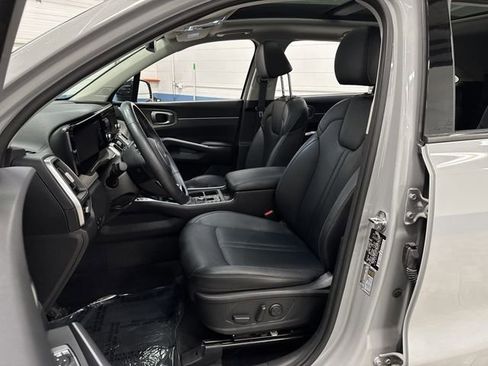 Used 2023 Kia Sorento X-Line EX image 4