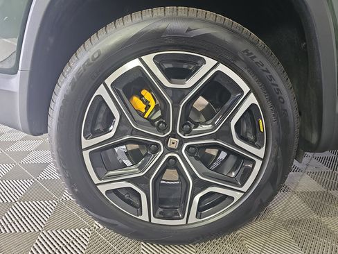 Used 2024 Rivian R1S Adventure image 11