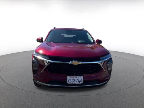 Used 2025 Chevrolet Trax LT image 4