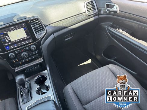 Used 2019 Jeep Grand Cherokee Laredo AWD/4WD image 16