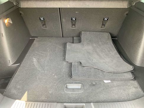 Certified 2024 Chevrolet Trax RS w/ Sunroof Package FWD image 24