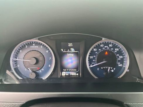 Used 2016 Toyota Camry LE image 16