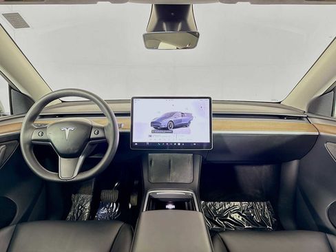 Used 2023 Tesla Model Y Long Range image 21