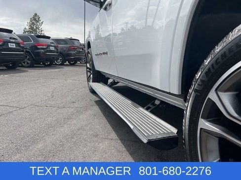 Used 2022 Jeep Grand Wagoneer Series III w/ Rear Seat Video Group 1 AWD/4WD image 3