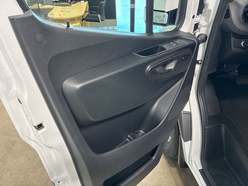 New 2025 Mercedes-Benz Sprinter 2500 image 6