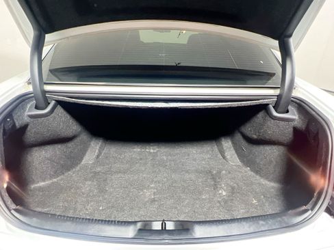 Used 2019 Chrysler 300 S RWD image 33
