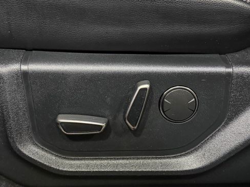 Used 2019 Ford F150 Raptor w/ Equipment Group 802A Luxury image 39