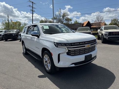 Used 2023 Chevrolet Suburban Premier image 7