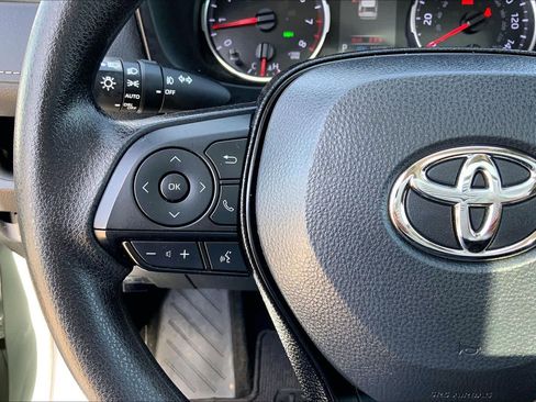 Used 2021 Toyota RAV4 XLE w/ Convenience Package image 23