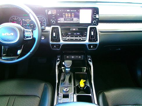 Used 2022 Kia Sorento SX FWD image 14