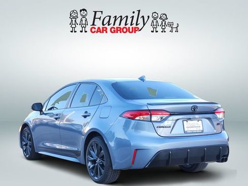 Used 2024 Toyota Corolla SE FWD image 3