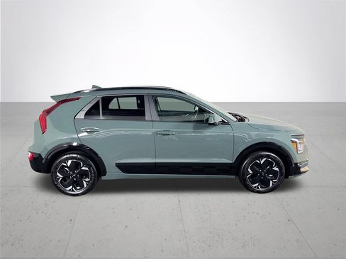 Used 2024 Kia Niro Wind w/ Wind Preserve Package FWD image 5