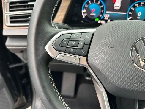 Certified 2025 Volkswagen Atlas SE image 21