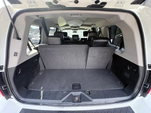 Used 2015 Nissan Armada SL w/ Moonroof Package AWD/4WD image 17