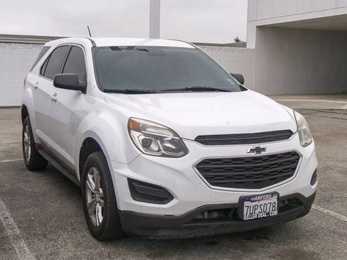 Used 2017 Chevrolet Equinox LS FWD image 3