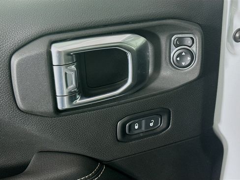 Used 2023 Jeep Wrangler Unlimited Sahara w/ Cold Weather Group AWD/4WD image 15