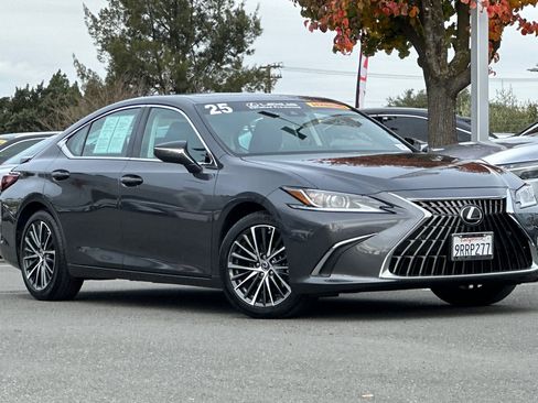 Certified 2025 Lexus ES 300h w/ Premium Package image 2