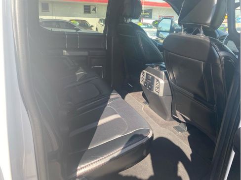 Used 2018 Ford F150 Platinum w/ Equipment Group 701A Luxury AWD/4WD image 11