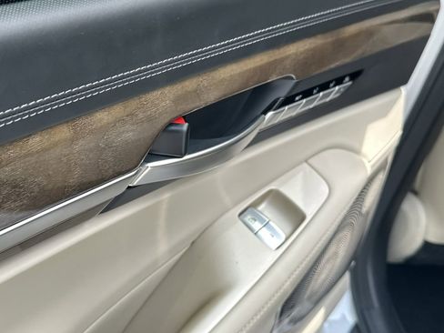 Used 2018 Genesis G90 5.0 Ultimate RWD image 14