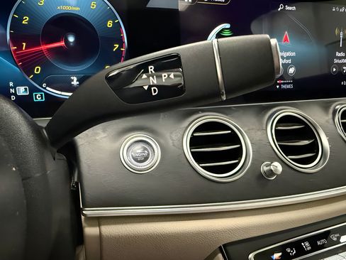 Used 2022 Mercedes-Benz E 350 Sedan image 21