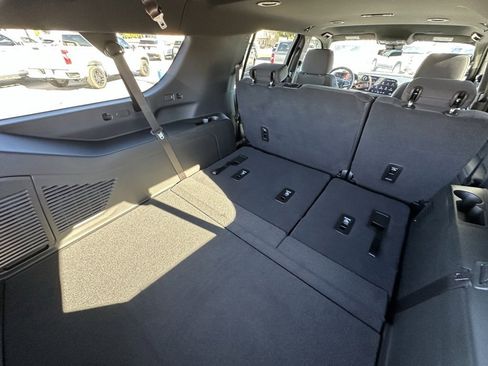 New 2026 Chevrolet Suburban LS image 20