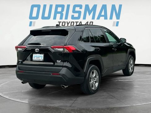 Used 2024 Toyota RAV4 XLE AWD/4WD image 7