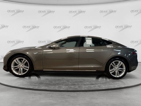Used 2015 Tesla Model S 85 RWD image 4