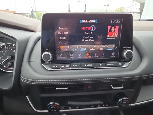 Used 2023 Nissan Rogue SV AWD/4WD image 22