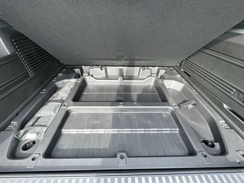 New 2025 GMC Hummer EV 2X image 33